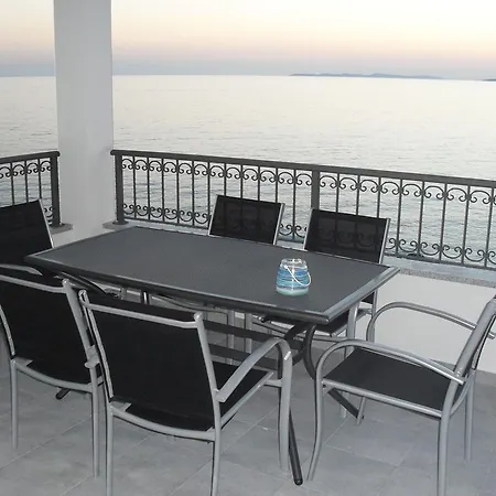 Apartments Govic Primosten Room photo