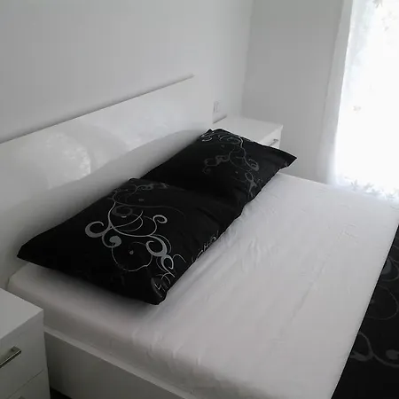 Apartments Govic Primosten Room photo